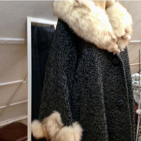 Vintage, Astrakin, France Gray Persian Lamb Swing Coat (tj1120)  This swing coat - Picture 6 of 16